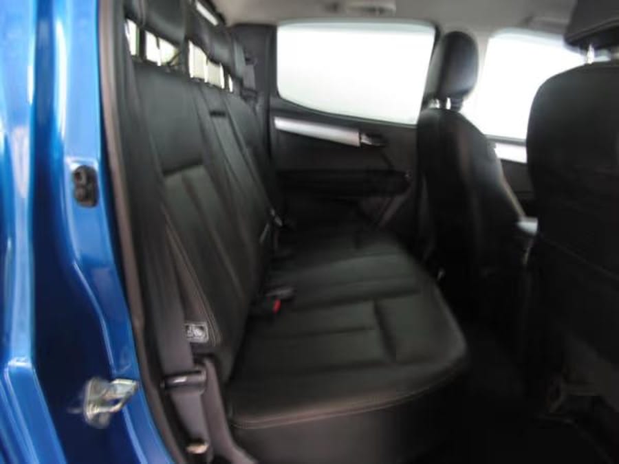 2019 Isuzu D-Max 300 LX Auto Double-Cab — photo 8