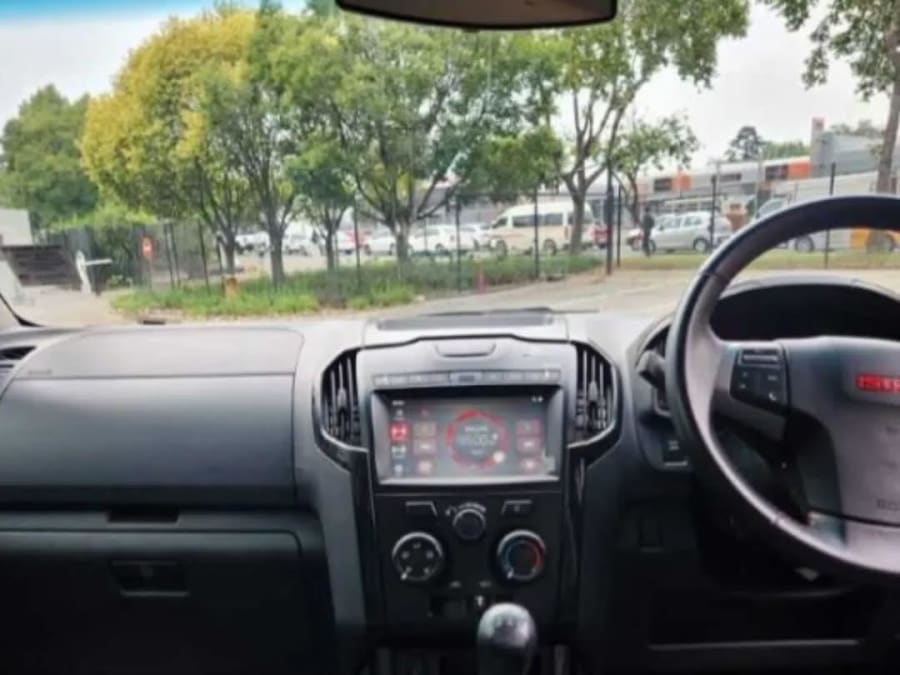 2020 Isuzu D-Max 250 Double Cab X-Rider — photo 6