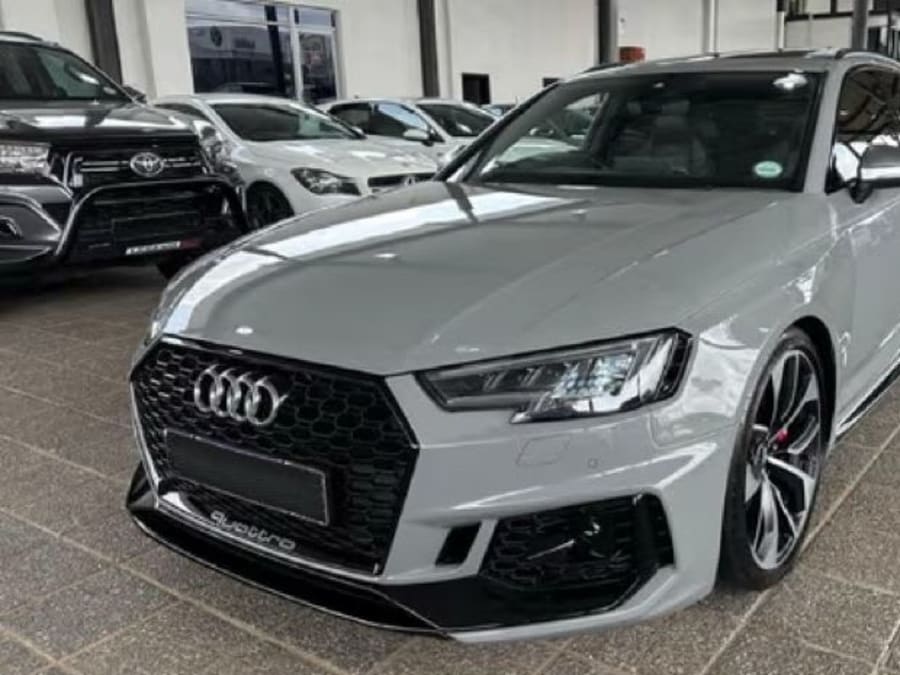 2020 Audi RS4 Avant Quattro — photo 3