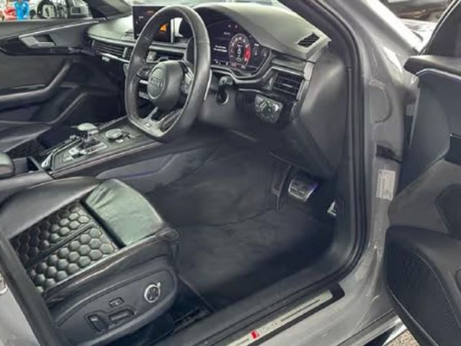 2020 Audi RS4 Avant Quattro — photo 6