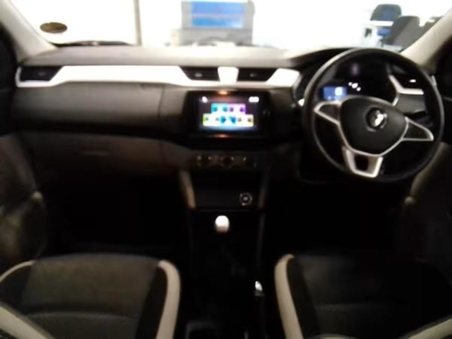 2020 Renault Triber 1.0 Intens — photo 9