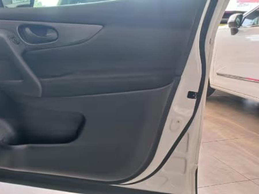 2017 Nissan Qashqai 1.2T Visia — photo 3