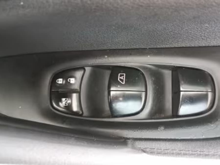 2017 Nissan Qashqai 1.2T Visia — photo 7