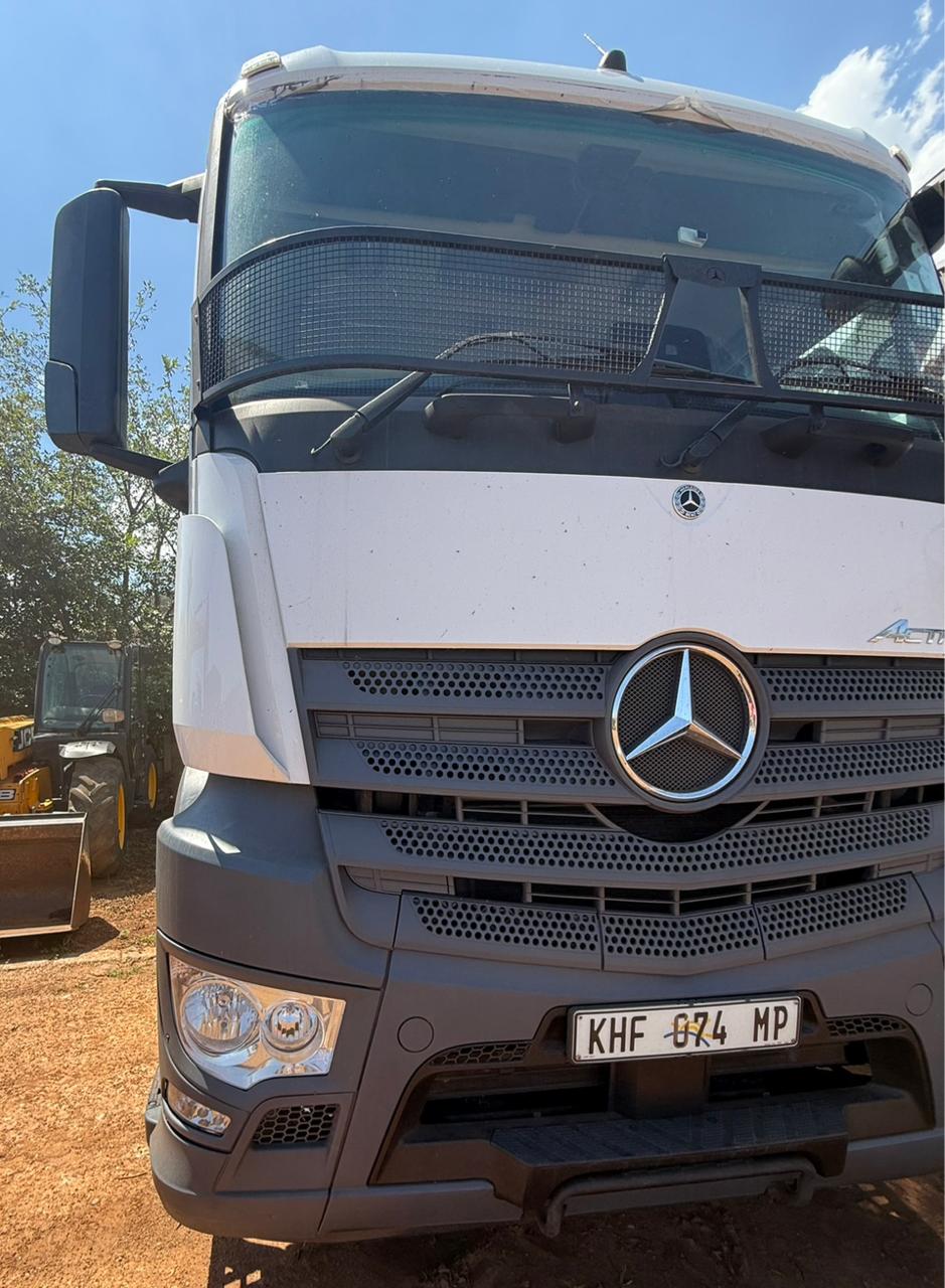 Mercedes-Benz 2021 MERCEDES BENZ 2640 TRUCK TRACTOR (IS964)