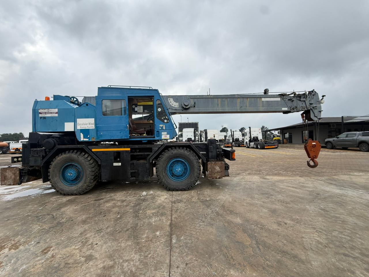 Vehicle image 6