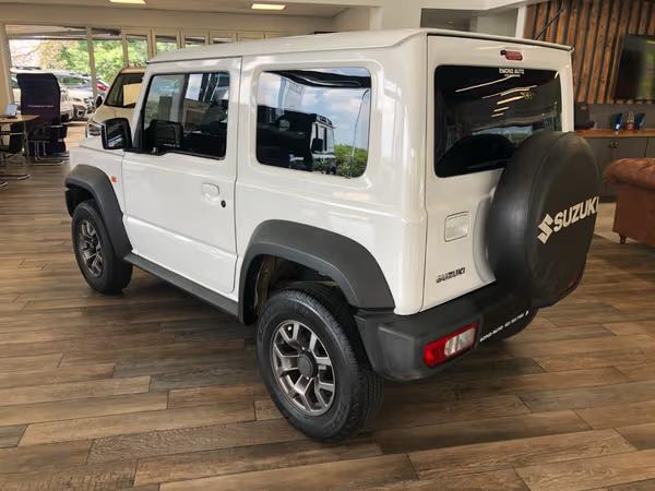 Vehicle image 11