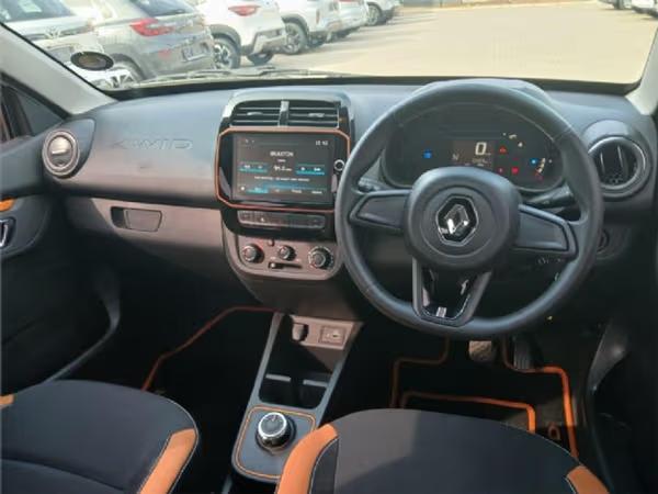 Vehicle image 6