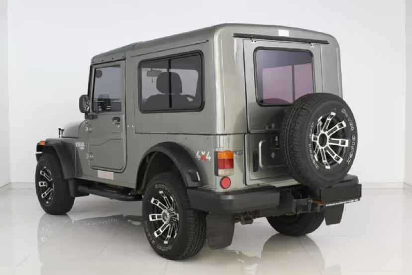 Vehicle image 10