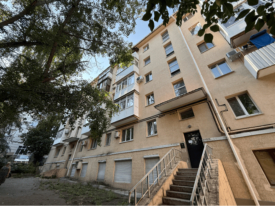 Продажа 2 х комнатной квартиры Челюскинцев пересечение с Бульваром Шевченко!
