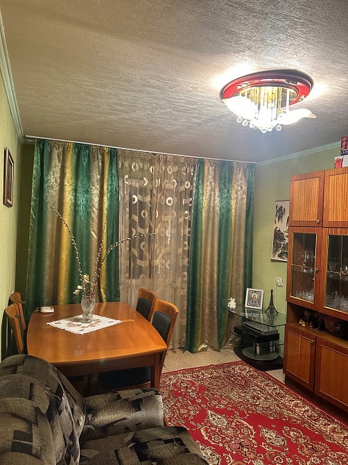 Продам 2к.кв на б-ре Школьном