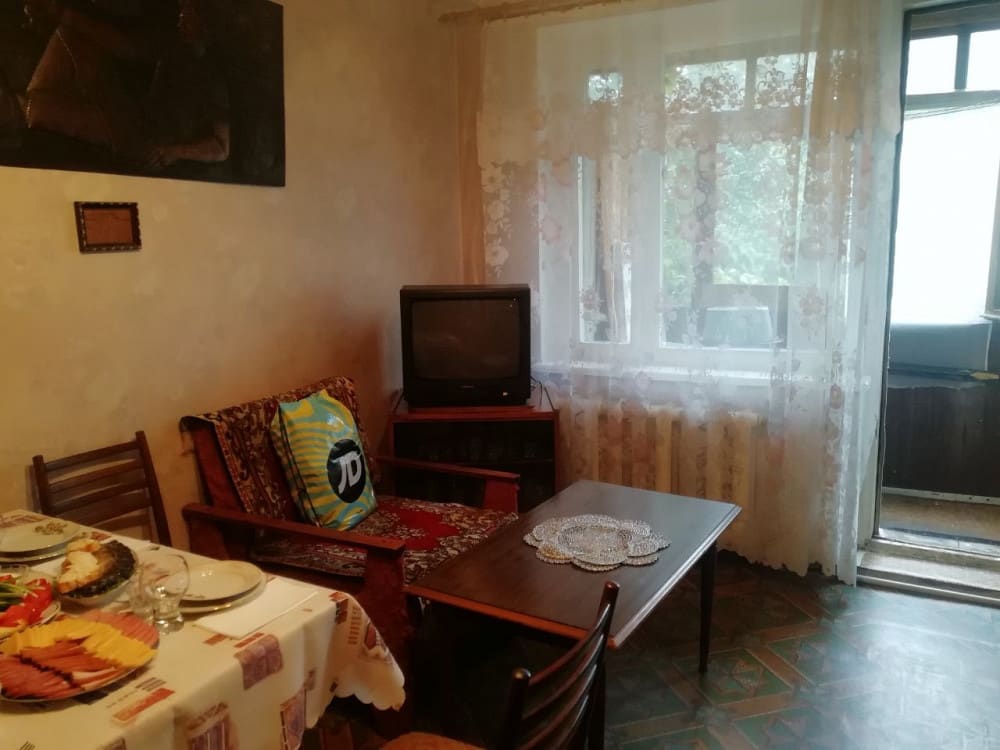 Продам 2-х комн в Ворошиловском р-не, Набережная, бул Шевченко. 3/5. Жилое состояние.