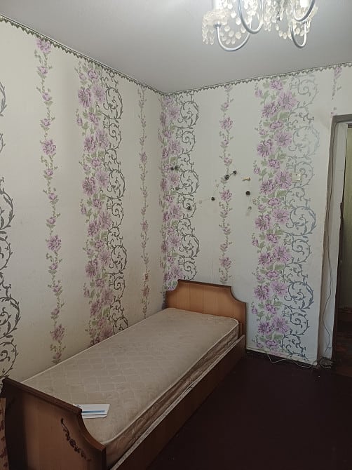 Продам 2к.квартиру ,вода есть! Кадиевская,состояние жилое.