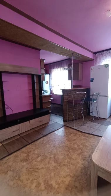 Продам 2х комн, 5/5, капитальный ремонт , мебель, пр. Мира парк Строителт