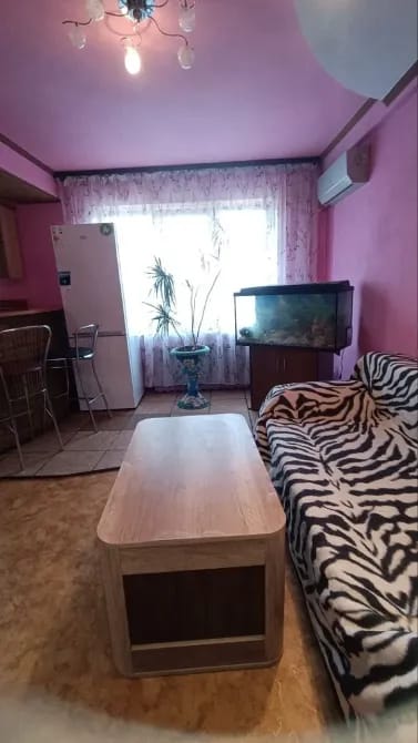 Продам 2х комн, 5/5, капитальный ремонт , мебель, пр. Мира парк Строителт