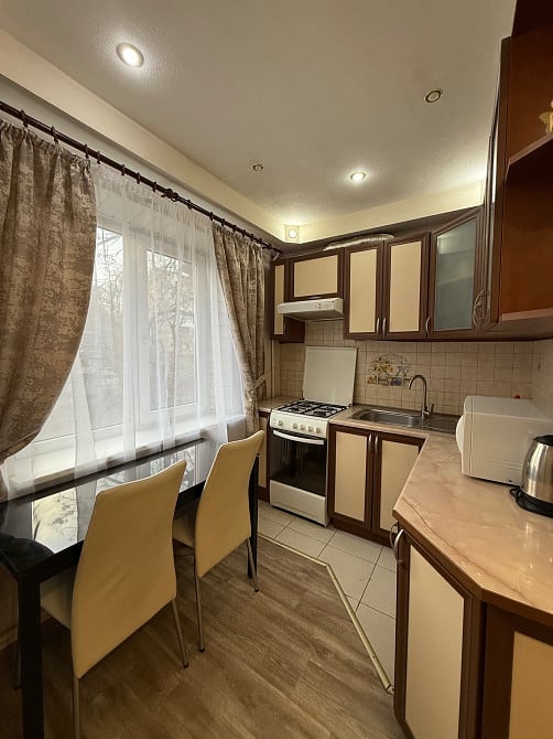 Запас Воды на 1 Тонну - KomFort / Klass 1я Студия / Набережная / Отель Ramada / Вода идет 24/7!WiFi