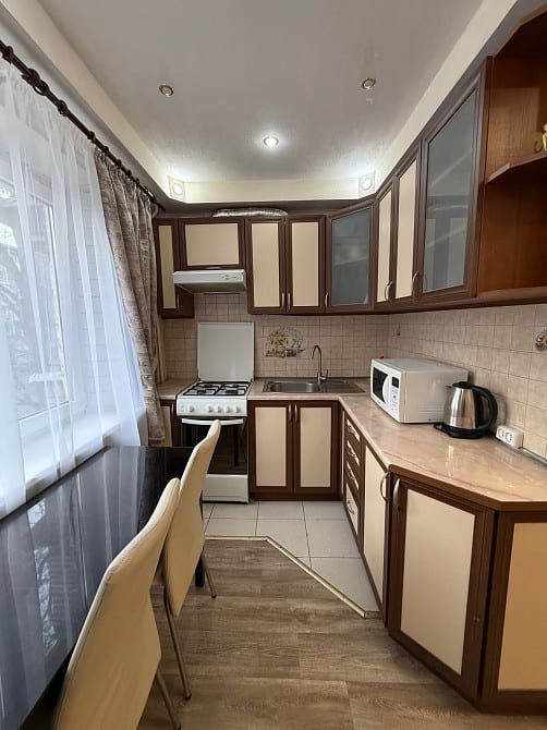 Запас Воды на 1 Тонну - KomFort / Klass 1я Студия / Набережная / Отель Ramada / Вода идет 24/7!WiFi