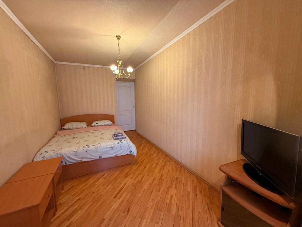 Arenda 2х Комнатной Крупногаборитной Квартиры с Большим Запасом Вод-ул.Университетская!