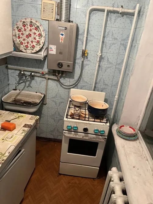 Продам 2ком пр. Комсомольский 4, Ворошиловский район