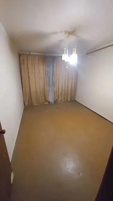 Продам квартиру на б. Шахтостроителей.