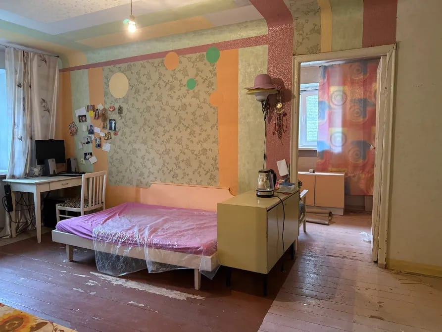 Продам 2 ком.кв Ворошиловский район, центр, Челюскинцев, ниже площади Ленина.