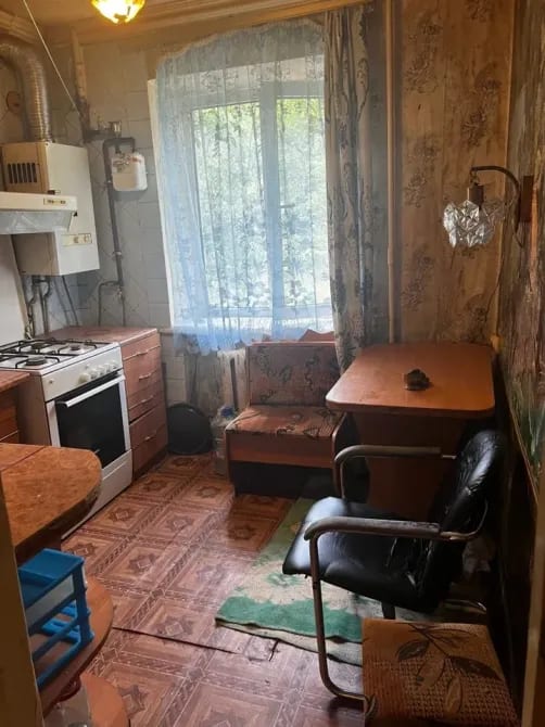 Продам 2-комнатную квартиру в центре Калининского района.