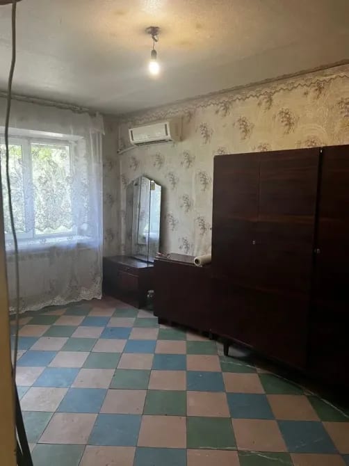 Продам 2-комнатную квартиру в центре Калининского района.