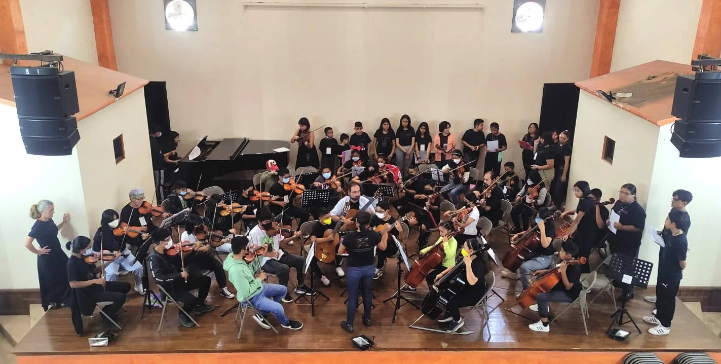 The string exchange in San Agustín Etla — one of the festival's most celebrated moments. Photo: FEMUSCAM The string exchange in San Agustín Etla — one of the festival's most celebrated moments. Photo: FEMUSCAM