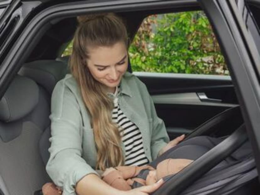 ÁLLÍTHATÓ FOGANTYÚ