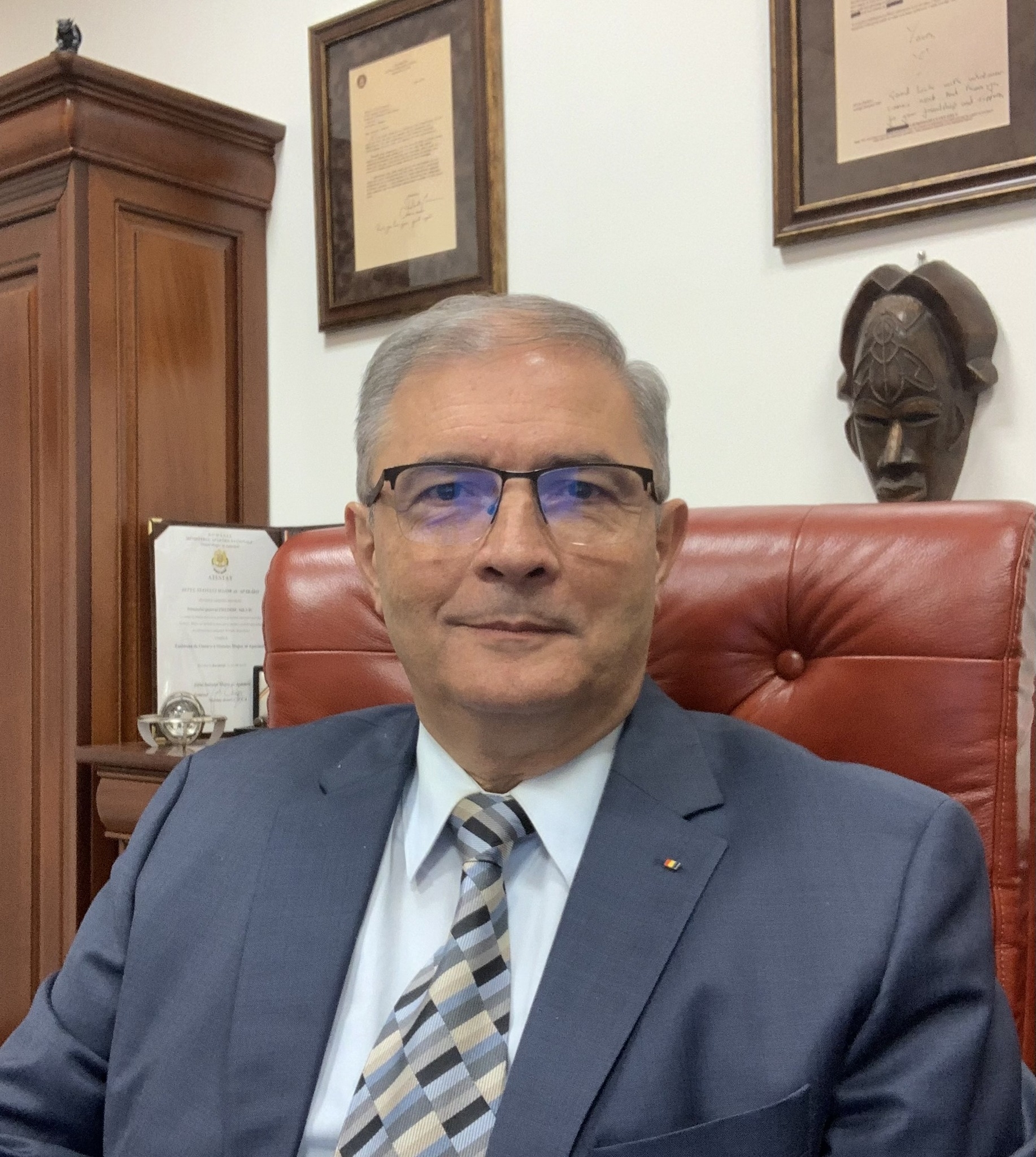 Predoiu: a SRI nem figyeli meg külön a magyarokat - INTERJÚ az elnökjelölttel magyar nyelven thumbnail