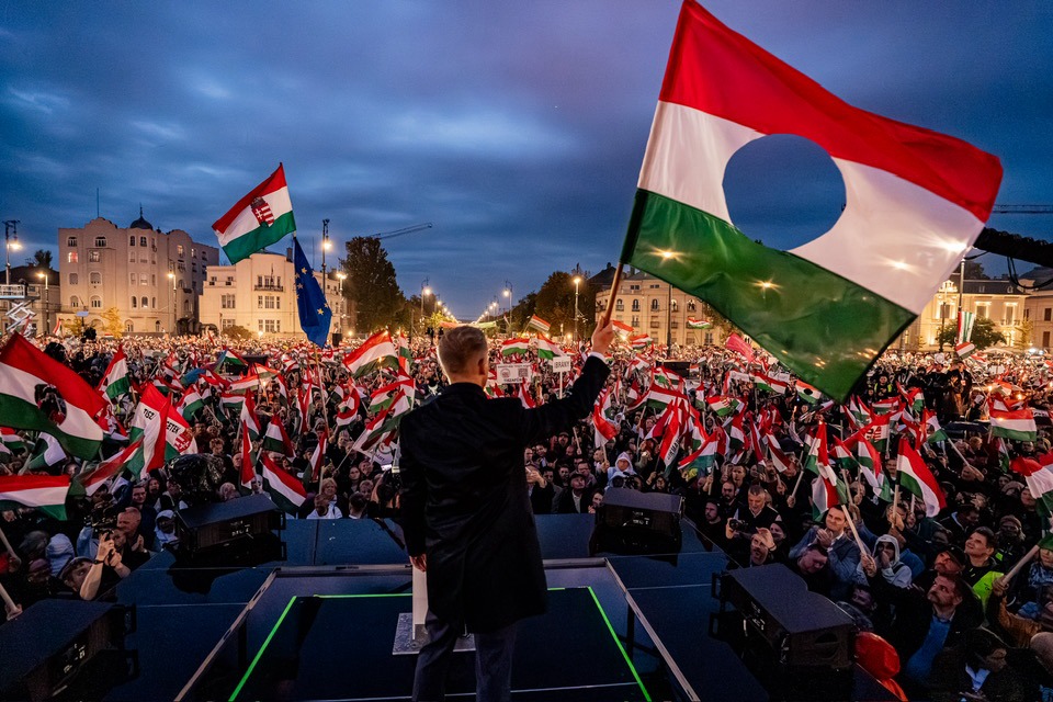 Miért a TISZA győzött október 23-án – és miért nem vették észre a narancsok? thumbnail