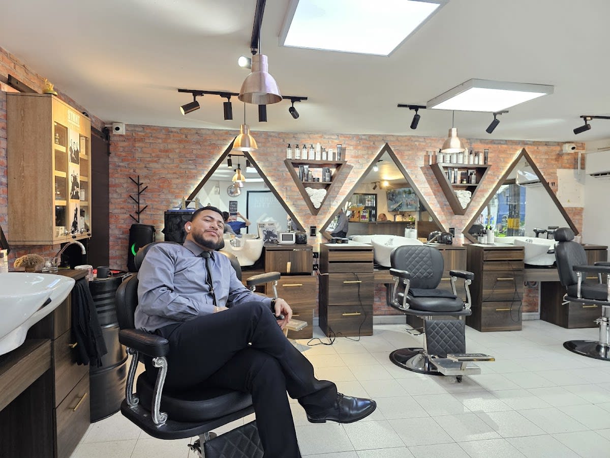 London City Barber Shop (Provenza, El Poblado)