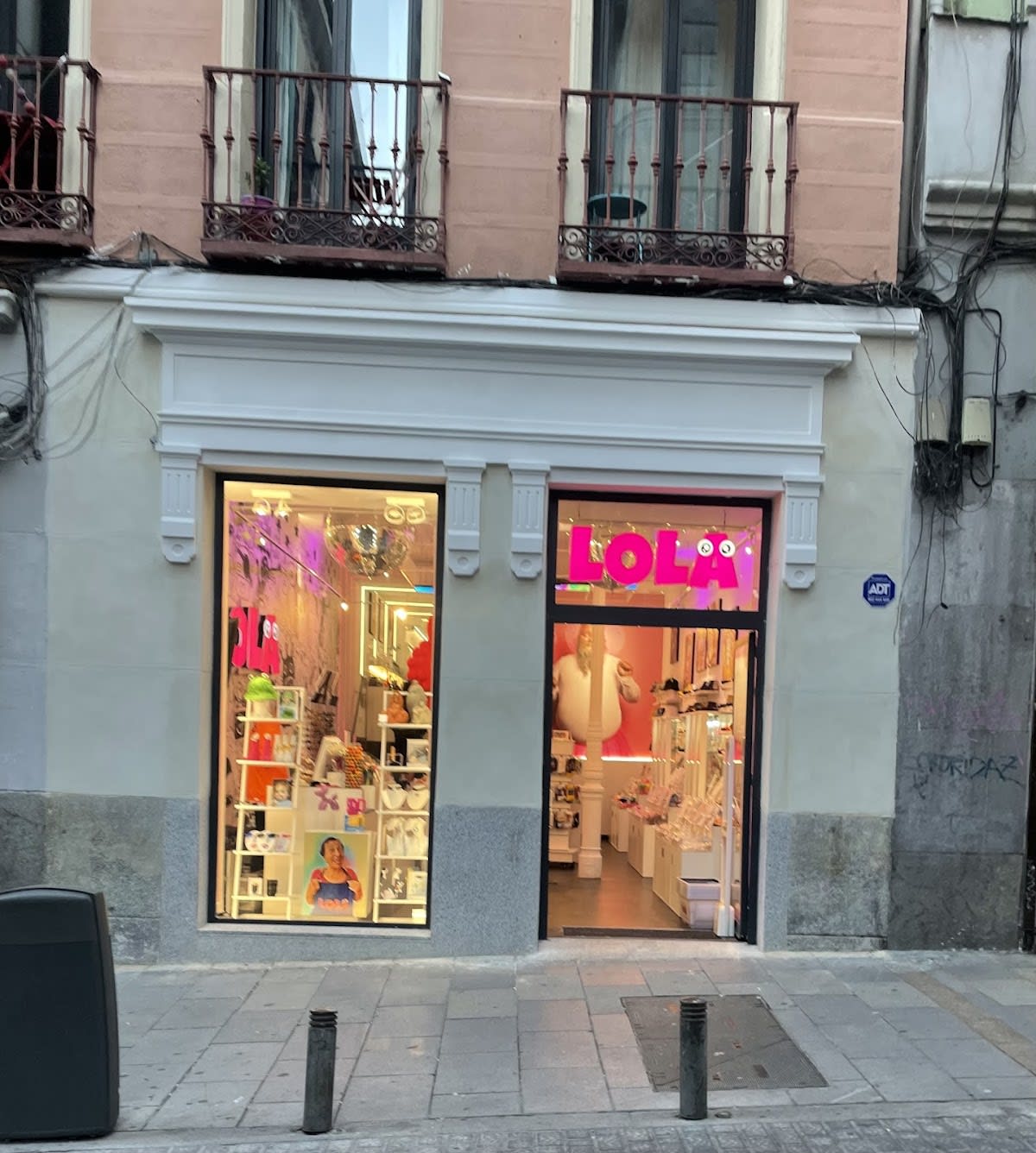 Lola shop Madrid