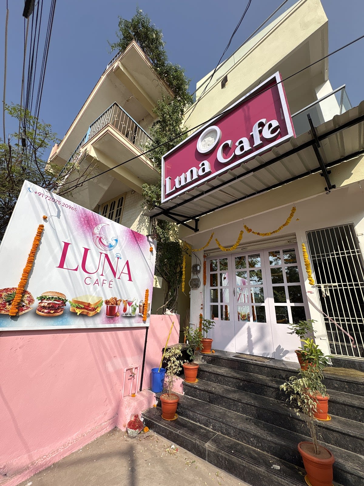LUNA CAFE