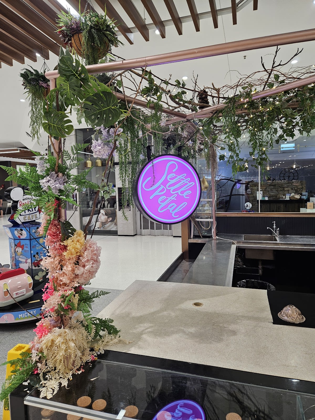 Settle Petal Flowers & Florist