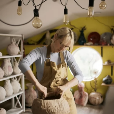 Деталь керамічних робіт Empath Ceramics