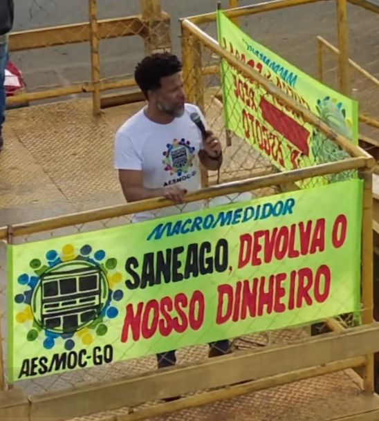 Clamor por Justiça Contra Taxas de Esgoto Indevidas