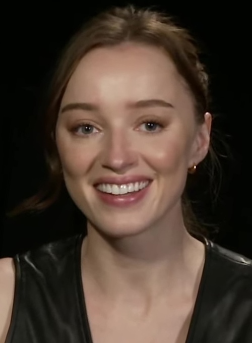Phoebe Dynevor Fuller