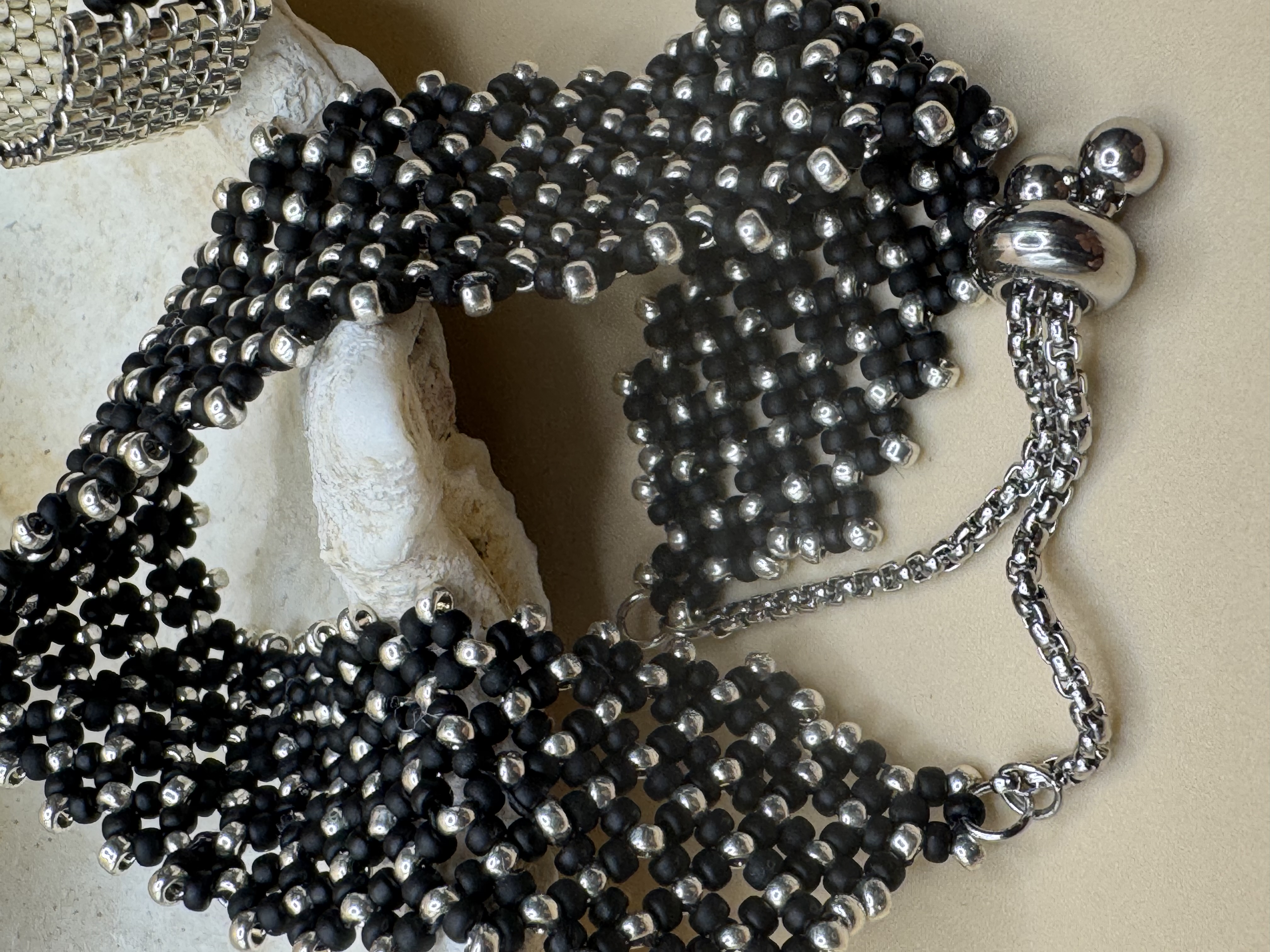 Romantic black silver