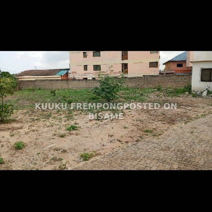 3 and half Plots of Land with an old house on it for sale - Accra, Nungua 