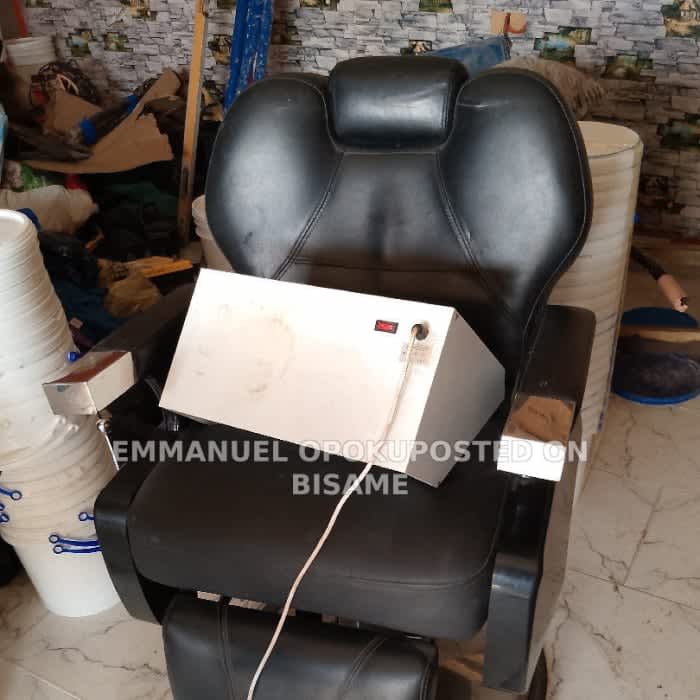 Slightly used barber/salon chair 