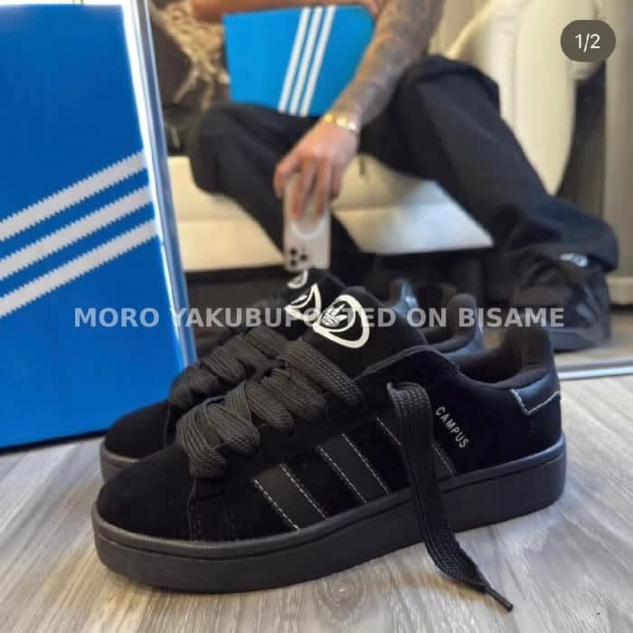 Adidas Sneakers 
