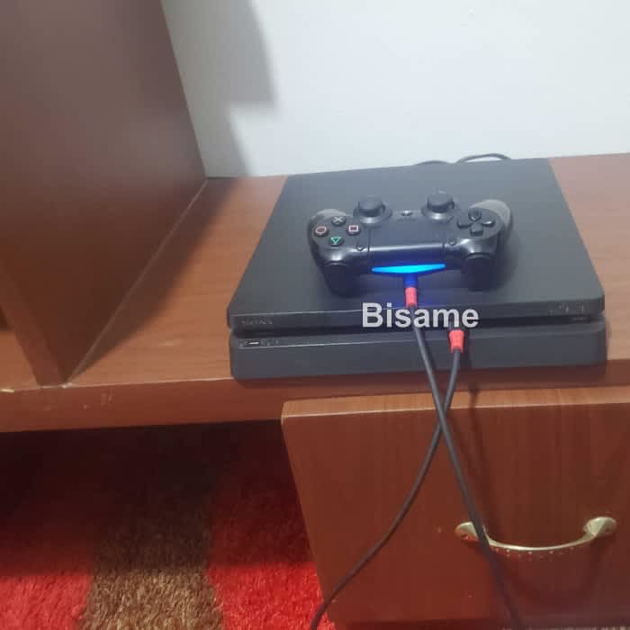 PS4 SLIM 1TB 