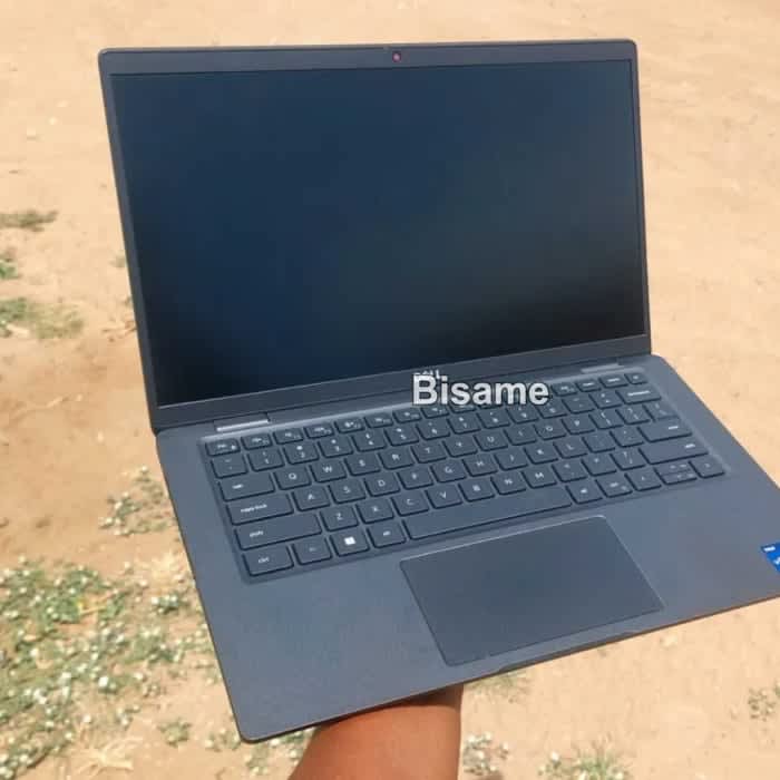 Laptop DELL LATITUDE 7430 i5 12TH GENERATION 16GB RAM 256gb SSD DRIVE used black 