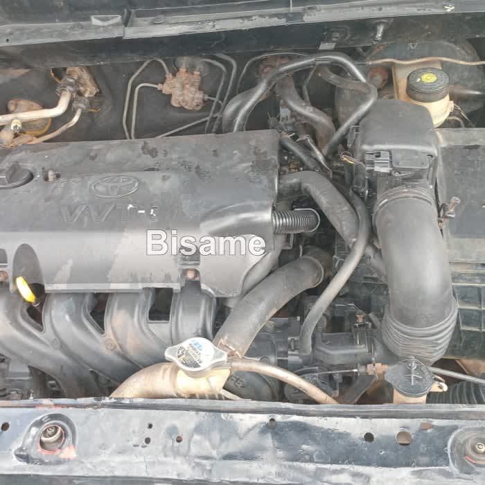 Toyota Yaris 2001 black 
