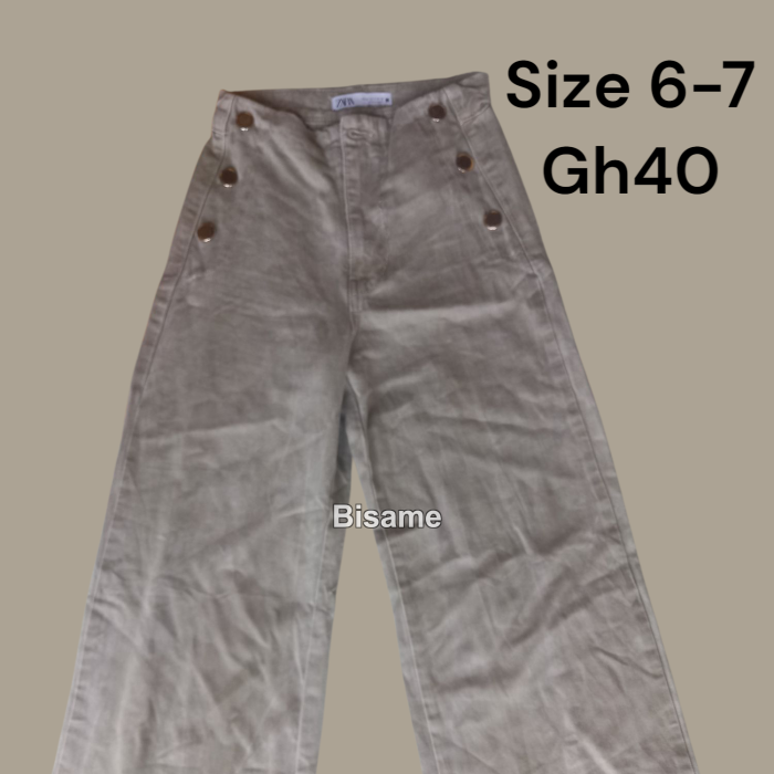Ladies jeans, baggy and skinny