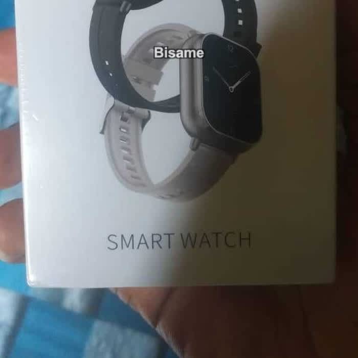 Smart watch with inbuilt earbuds