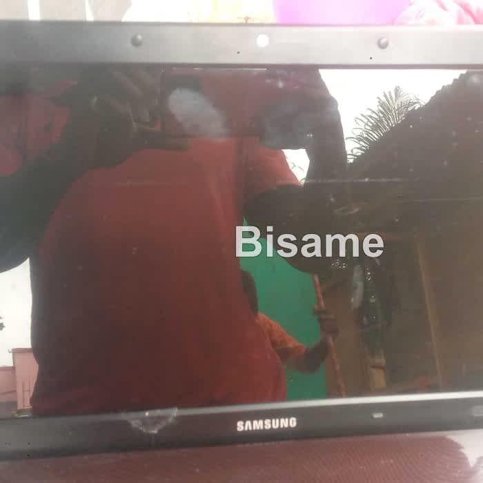 Laptop SAMSUNG 4GB Nvidia HDD 256 GB