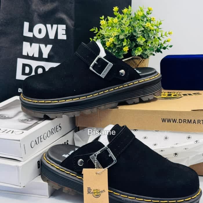 Dr Martens Zebzag shoe