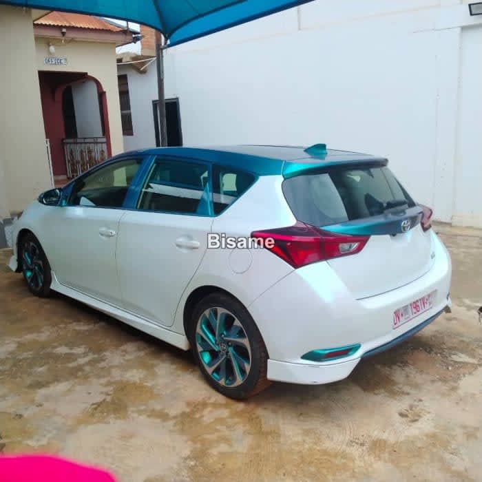 Toyota Corolla 2018 foreign used white 
