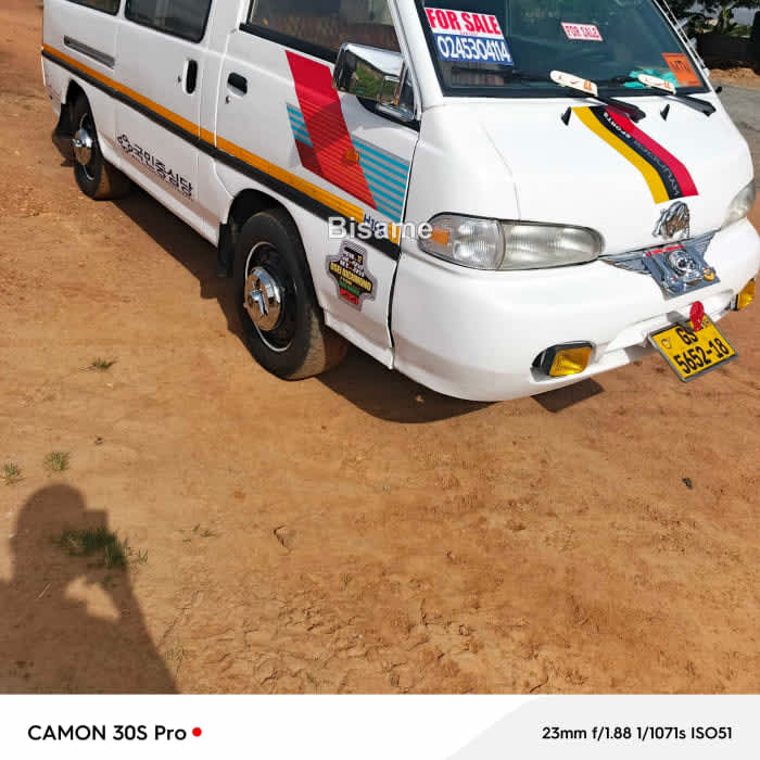 Hyundai   H-100 2001